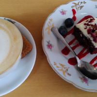 Red velvet cake and capuccino at Kato Gâteaux in Mechelen