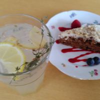 Carrot cake and homemade lemonade at Kato Gâteaux in Mechelen