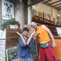 Lovely owner at Magic Monkey 悟空活菌茶 - WùKōng Huó Jūn Chá in Chishang