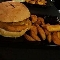 vegans and roses at Beer O'Clock in Crete