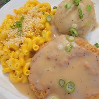 Chick'n fried chick'n with mashed potatoes and mac n' chz at Korny Vibes in Houston