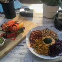 Vegan shawarma bowl and avocado cream toast   at Ma in Bremen