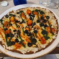Vegan pizza (replaced mozzarella by vegan cheese) at Naked and Sated - Estébanez Calderón in Madrid
