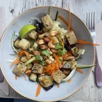 Zucchini and carrots noodles with crispy tofu  at Sesame in Chamonix-mont-blanc