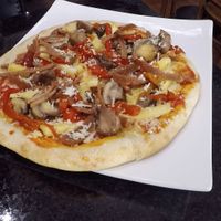 vegan pizza at Il Paparazzo in Valparaiso