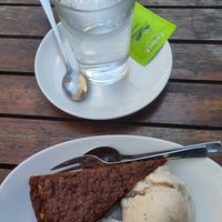 Schokobaumnusskuchen mit Extraeis at Brotgefuehle in Leipzig