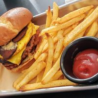 Brunchy burger at 4th & State in Columbus