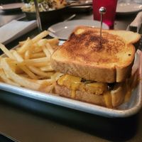 Burger at 4th & State in Columbus