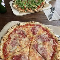 Vegan salami pizza & Vegana  at NeoNeo in Cologne