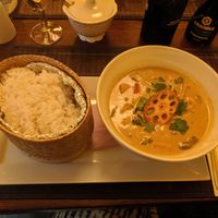 GANG BOOM BIA JAY
Yellow curry with vegetables, shiitake, deep-fried tofu, coconut milk, cherry tomatoes, cashews and thai basil at Lemon Leaf in Prague
