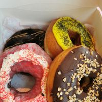 Red velvet, chocolate with almond, lemon, chocolate and peanut butter at Divina Berlina in Tenerife