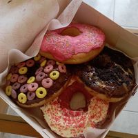 De red Velvet, fresa, oreo y chocolate. at Divina Berlina in Tenerife