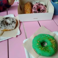 Pachanga y donas variadas at Divina Berlina in Tenerife