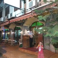 Von außen... From outside... at Ristorante delle Mitre in Manila