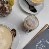 Dirty Chai Latte and Cappuccino (with plant milk) at meiks in Heidelberg