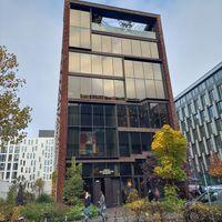 Tolle Location am Ostend at Leuchtendroter in Frankfurt