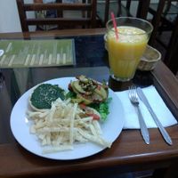 Happy vegan burger at Prasada in Cusco