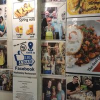 2019-12-16 Visitors and menu at Markintiny in Bangkok