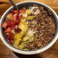 Avocado Bowl - base de aguacate, banano, tipo ONGs de granola, fresa, mango, Chía y coco  at Smash Avocaderia y Cafe in Medellin