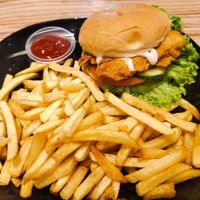 Mushroom burger set at Botanict 豐之素 in West Singapore