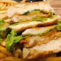 King oyster mushroom burger at Botanict 豐之素 in West Singapore