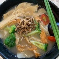 Clear soup Mee Hoon Kuay  at Botanict 豐之素 in West Singapore