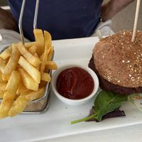 Vegan burger 🍀  at Skrylle in Soedra Sandby