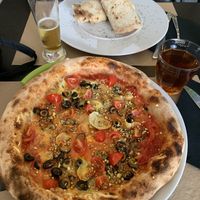 pizza vegana  at Non Solo Pane in Condeixa