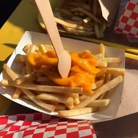 Fries and cheese at Furahaa - Vegan in Paris