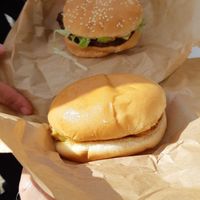 2 burgers très bon at Furahaa - Vegan in Paris