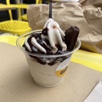 Ice cream sundae at Furahaa - Vegan in Paris