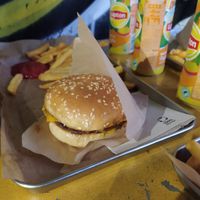 Double cheeseburger at Furahaa - Vegan in Paris