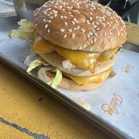 The pseudo big mac   at Furahaa - Vegan in Paris