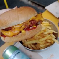 Double cheeseburger at Furahaa - Vegan in Paris