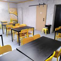 Eat-in space at Furahaa - Vegan in Paris