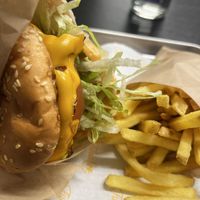 Delicious vegan burger with cheesee #Veganuary at Furahaa - Vegan in Paris