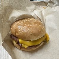 Burger at Furahaa - Vegan in Paris