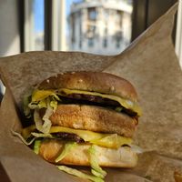 The big one at Furahaa - Vegan in Paris