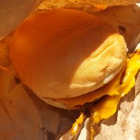 🍟🍔🥤 at Furahaa - Vegan in Paris