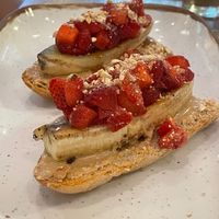 pan con crema de maní y banana, delicioso at Truth & Tonic in Las Vegas