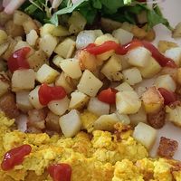 Tofu scramble with potatoes and salad at Truth & Tonic in Las Vegas