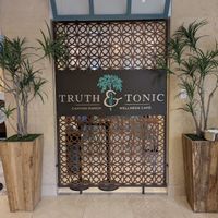 Truth & Tonic at Truth & Tonic in Las Vegas