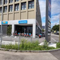 Outdoor seating at Domino's Pizza - Grüze in Winterthur