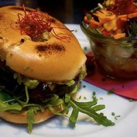 Veganer Gemüse-Bagel mit Salatbeilage at Markt 5 Café in Paderborn