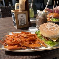 Vegan sweet potato burger with sweet potato fries  at Lenok's Burger - L15 in Mannheim