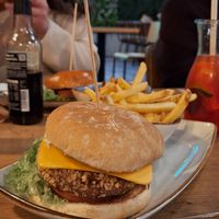 Herr Nilsson mit Pommes at Lenok's Burger - L15 in Mannheim