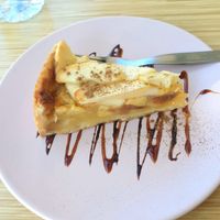 Apple pie at Moko Veggie Café - Alvalade in Lisbon