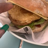Egg on burger at Moko Veggie Café - Alvalade in Lisbon