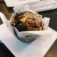 Muffin de chocolate y almendra at Moko Veggie Café - Alvalade in Lisbon