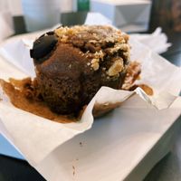 Muffin de chocolate y almendra at Moko Veggie Café - Alvalade in Lisbon